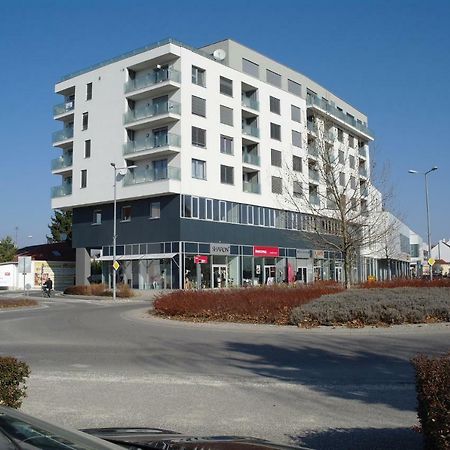 Apartman Centroom ปิเอชตานี ภายนอก รูปภาพ