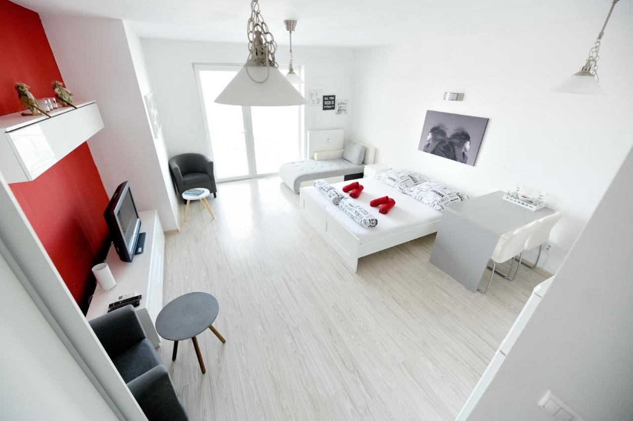 Apartman Centroom ปิเอชตานี ภายนอก รูปภาพ