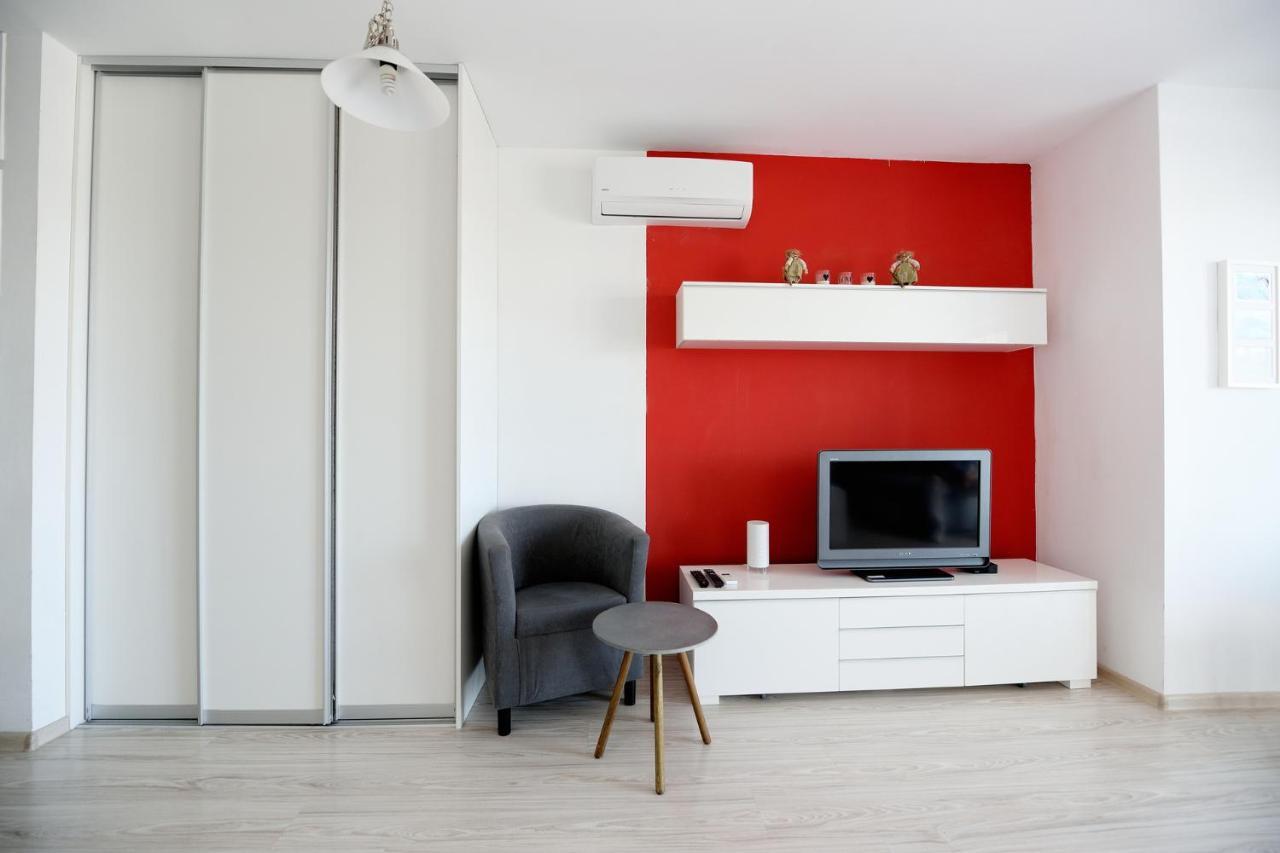 Apartman Centroom ปิเอชตานี ภายนอก รูปภาพ