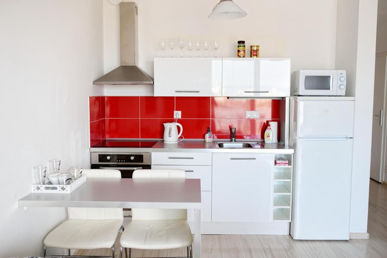 Apartman Centroom ปิเอชตานี ภายนอก รูปภาพ
